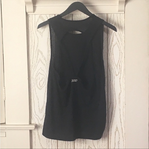 Lorna Jane Riley tank top - Picture 3 of 13